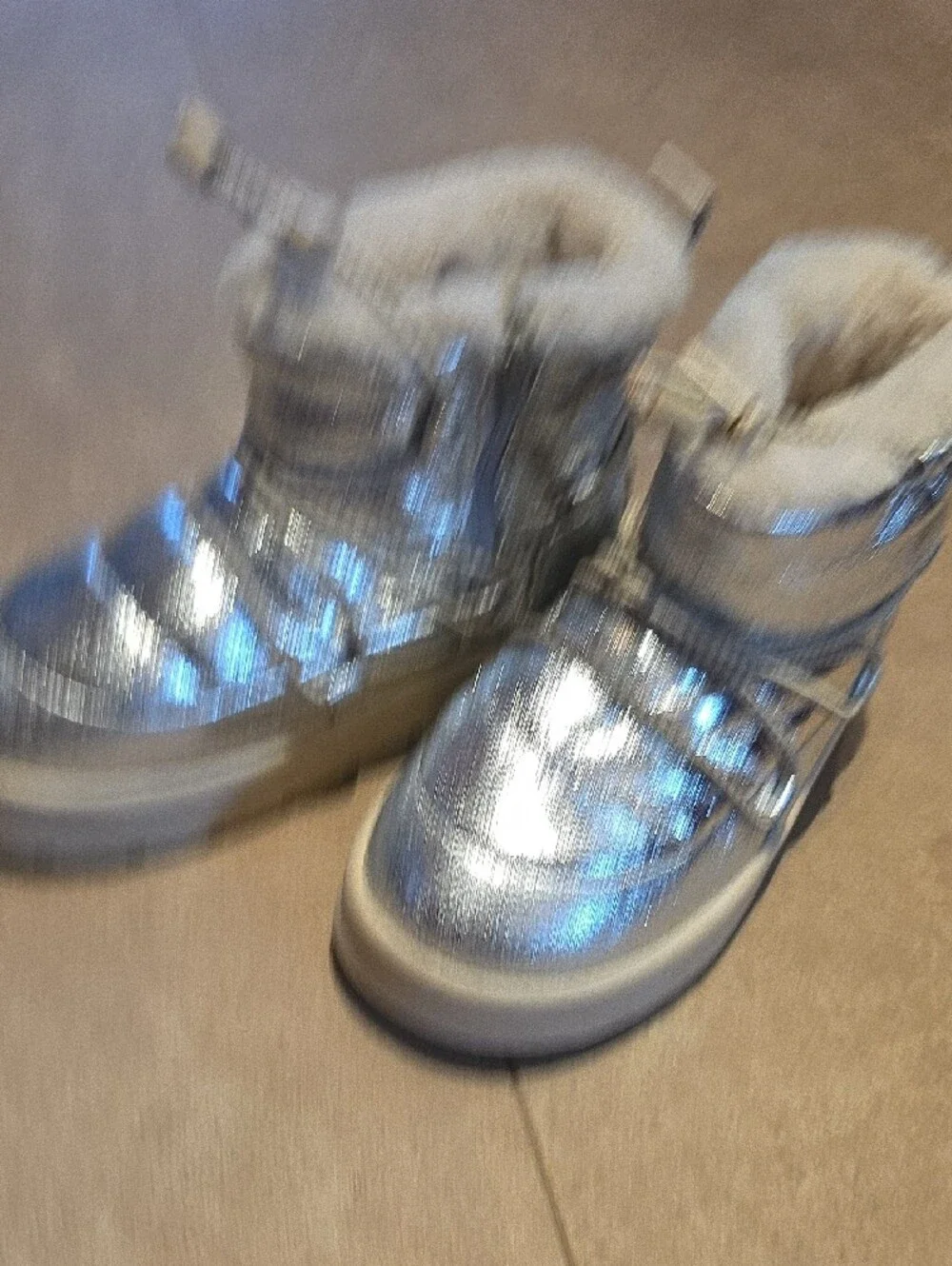Zara Kids Metallic Silver Winter Boots with Faux Fur Lining. Size 1